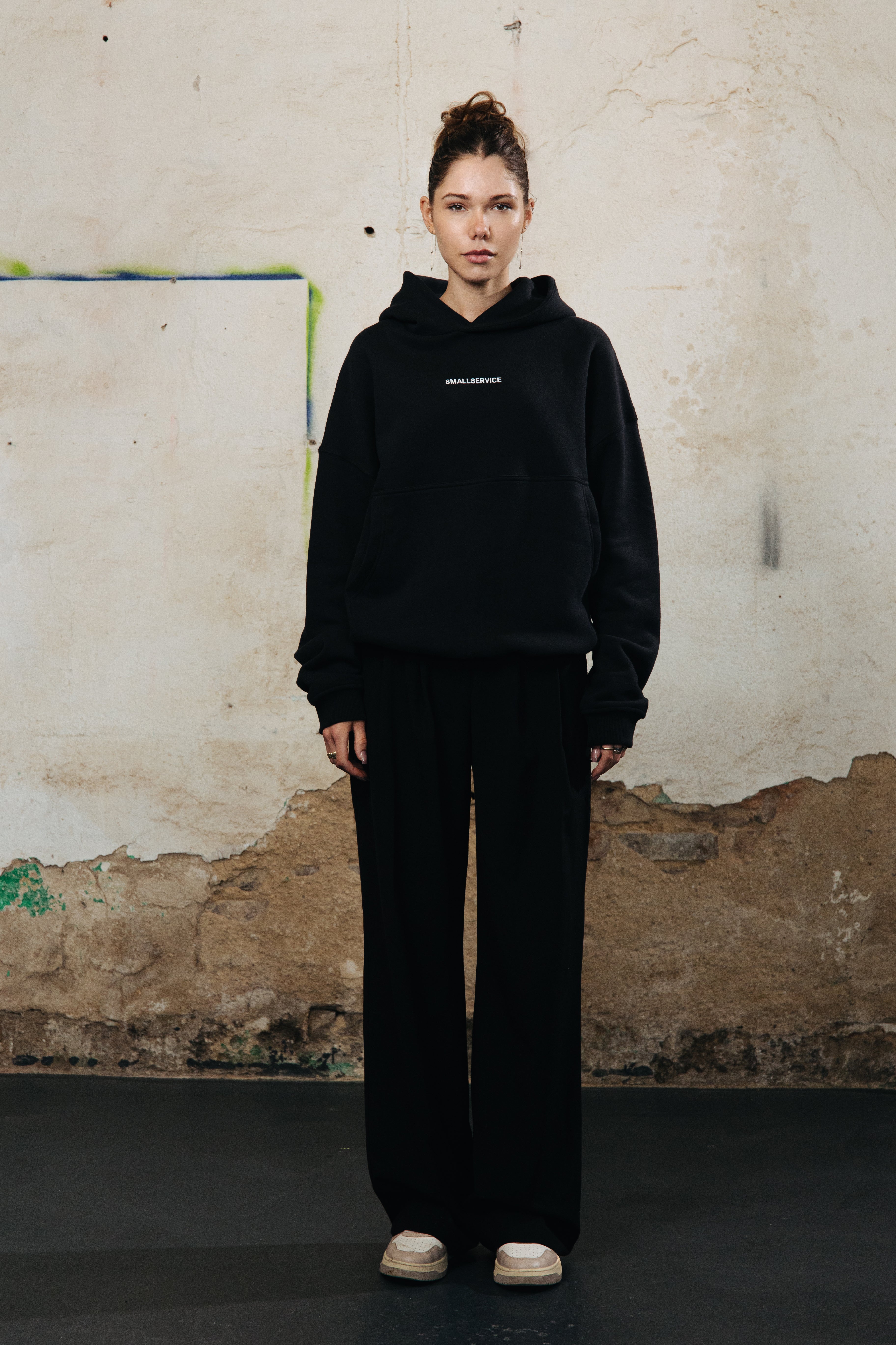 SIGNATURE HOODIE x 310825 x SCHWARZ