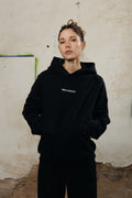 SIGNATURE HOODIE x 310825 x SCHWARZ