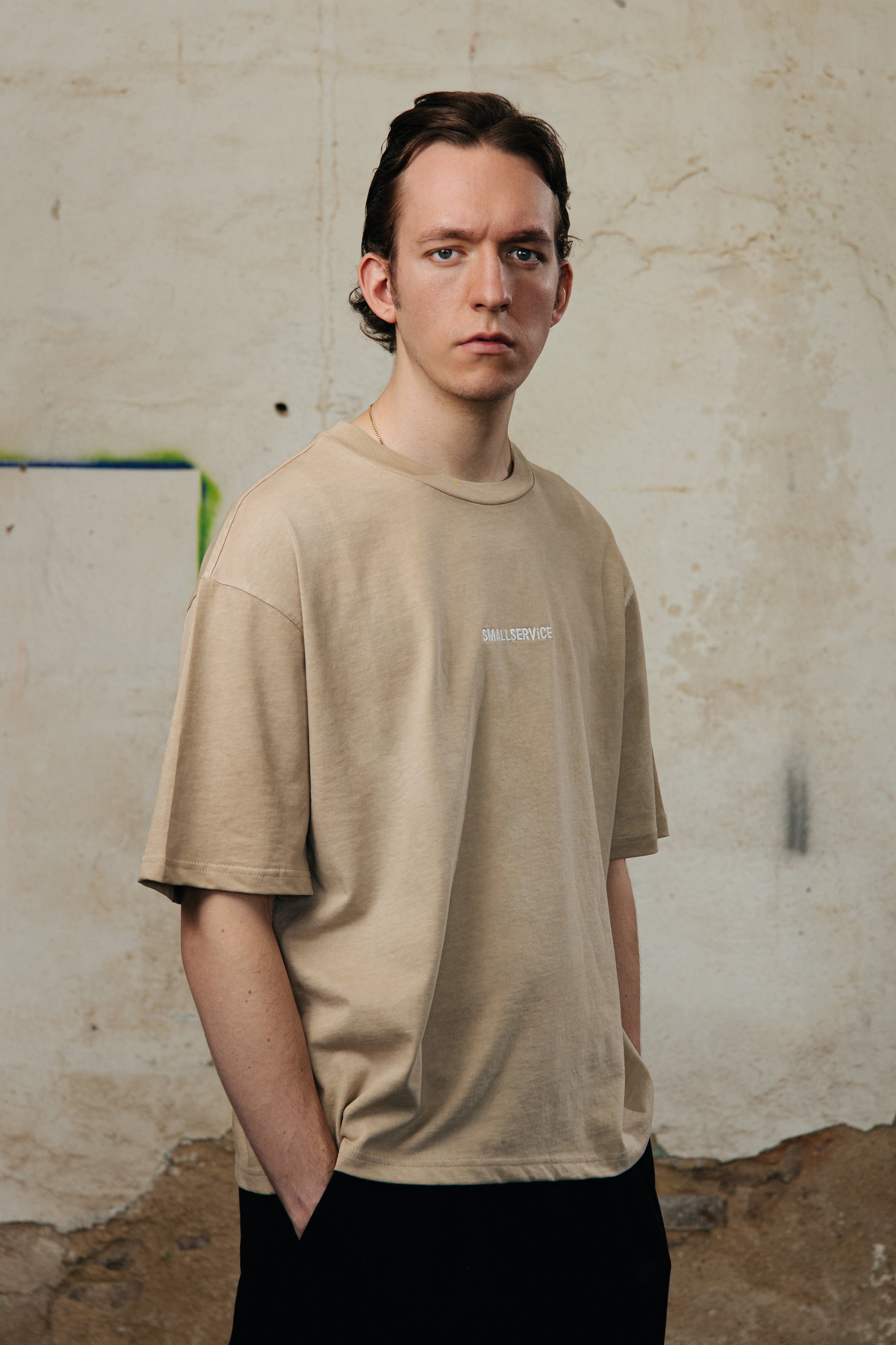 PEACH OVRSZ TEE x 310825 x BEIGE