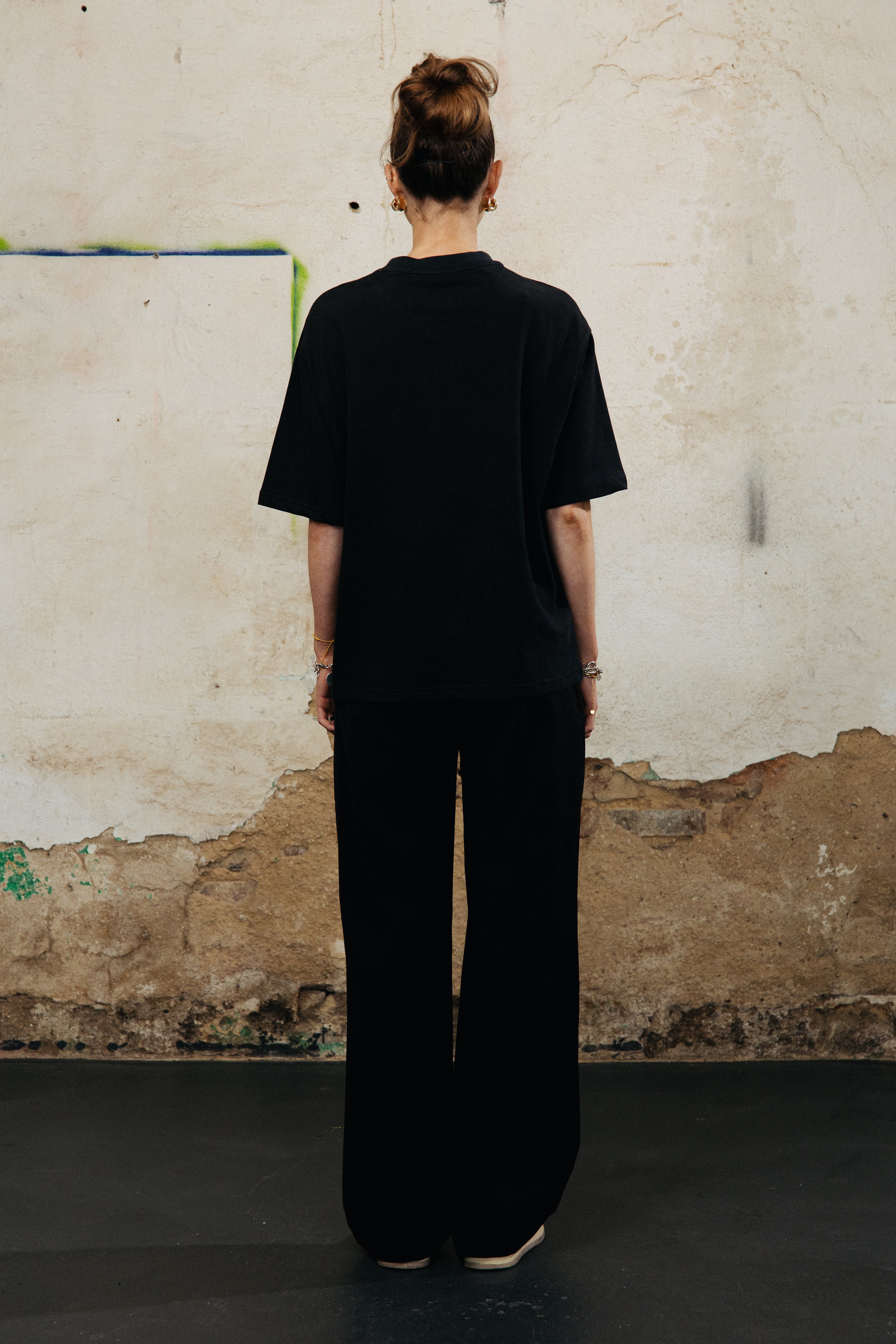 PEACH OVRSZ TEE x 310825 x SCHWARZ