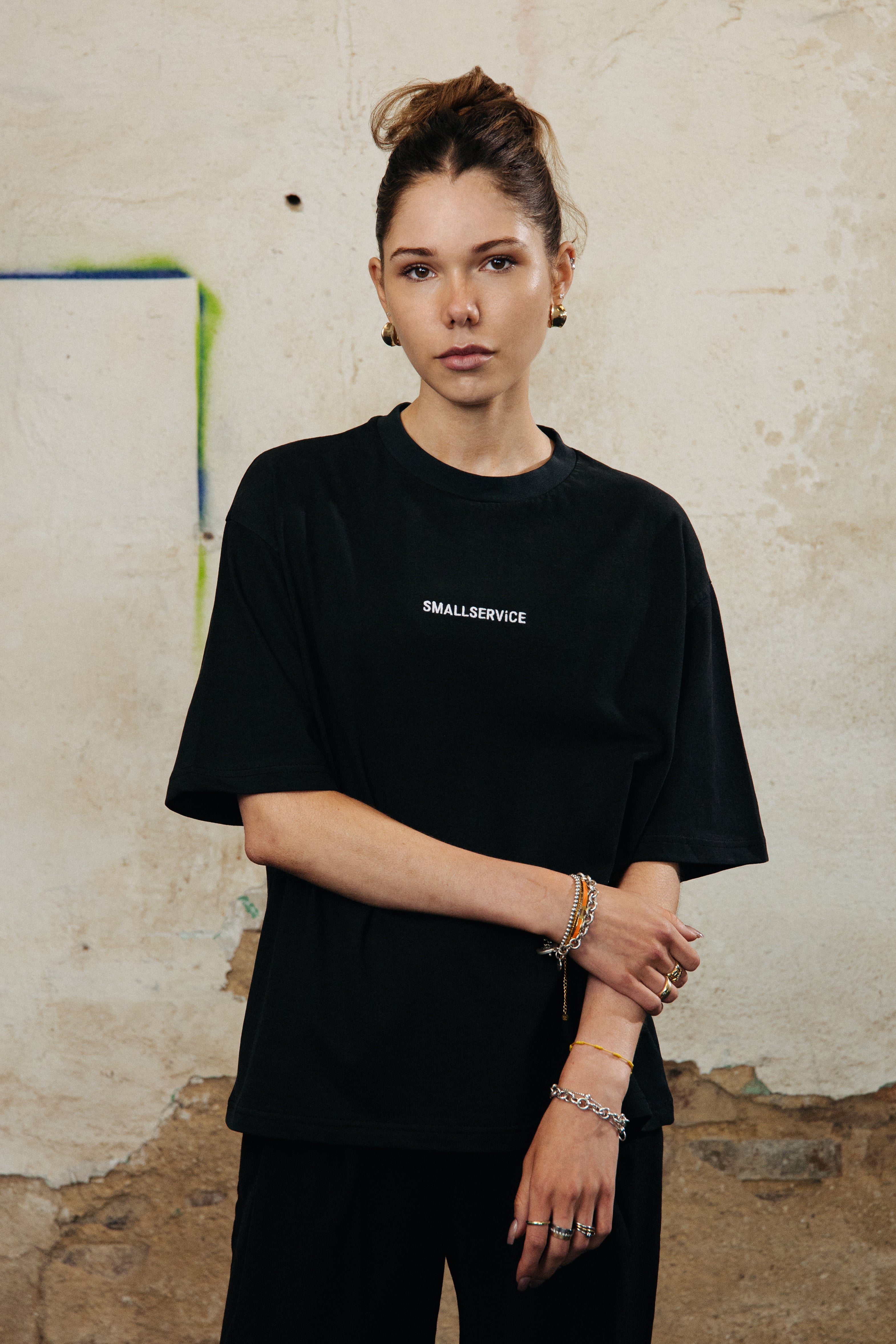 PEACH OVRSZ TEE x 310825 x SCHWARZ