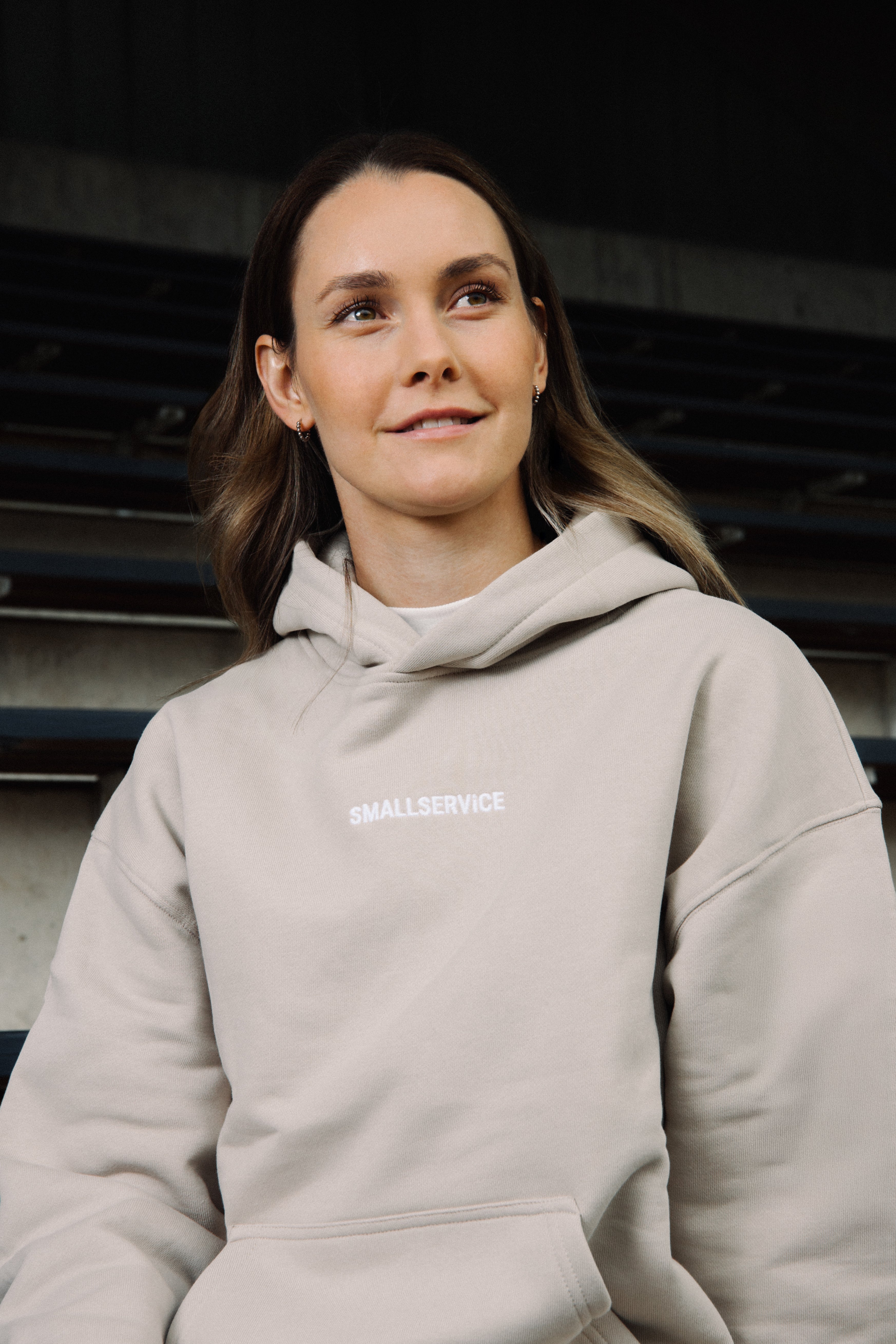 SIGNATURE HOODIE x 310825 x BEIGE