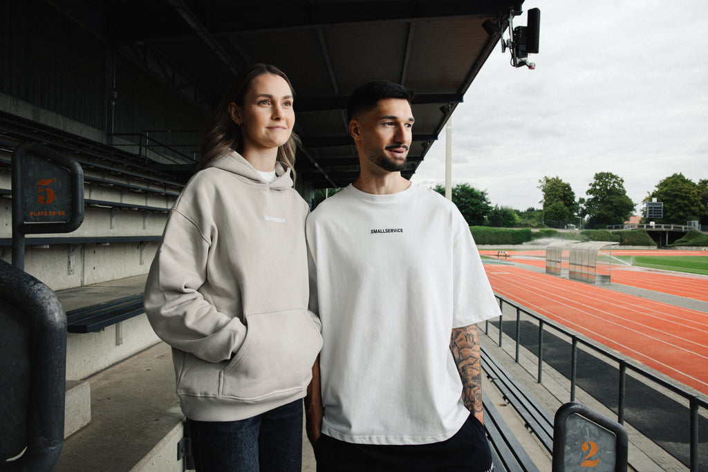 SIGNATURE HOODIE x 310825 x BEIGE
